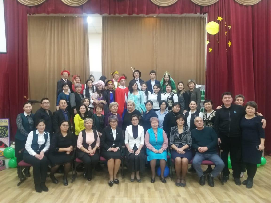 Қайырымдылық акциясы аясында жас мамандармен өткізілген іс-шаралар көрінісі