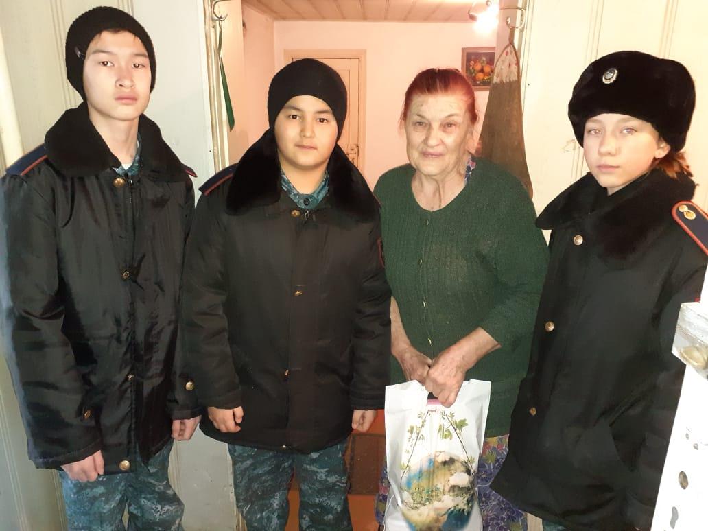 №7 орта мектеп оқушылары "Алғыс айту күніне" орай мектебіміздің ардагер ұстаздарына ризашылықтарын білдіріп, құттықтап қайтты.